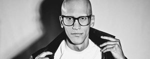 male model wearing joiuss kent grey wood glasses