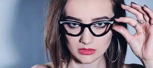 female model wearing joiuss maryloo tortoiseshell cat eye glasses